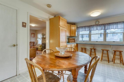 Cottage on the Cove - image 9