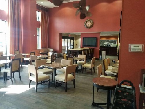 Hampton Inn & Suites Tampa-Wesley Chapel - image 11