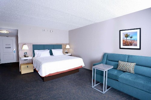 Hampton Inn & Suites Tampa-Wesley Chapel - image 3