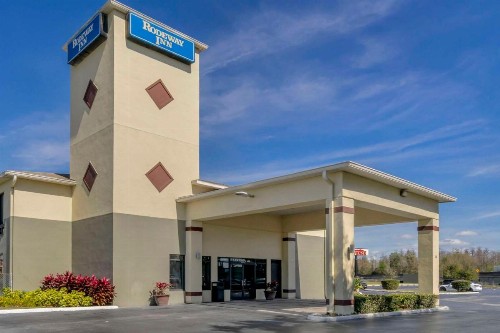 Rodeway Inn Wesley Chapel - image 1