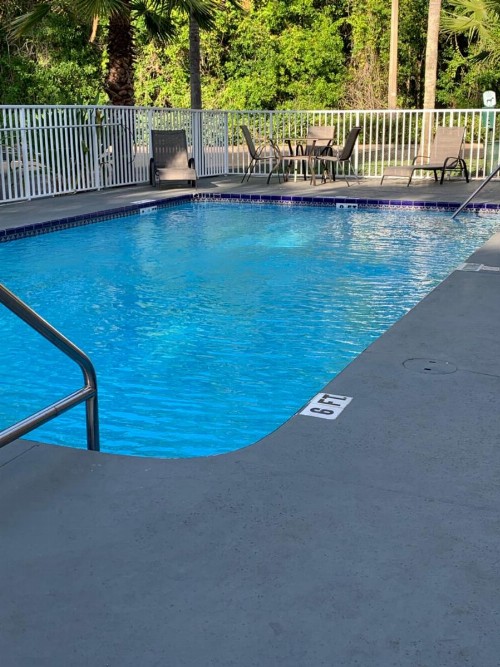 Econolodge Wesley Chapel - image 11