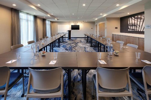 Fairfield Inn & Suites by Marriott Tampa Wesley Chapel - image 11