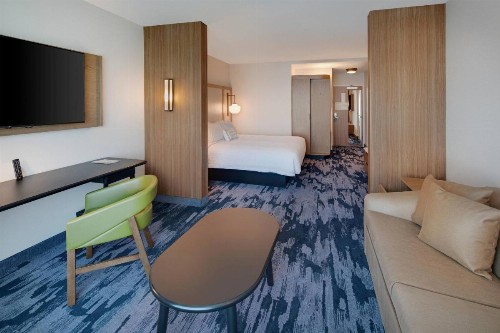 Fairfield Inn & Suites by Marriott Tampa Wesley Chapel - image 4
