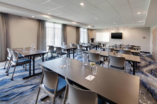 Fairfield Inn & Suites by Marriott Tampa Wesley Chapel - image 5