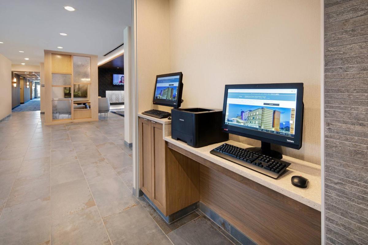 Fairfield Inn & Suites by Marriott Tampa Wesley Chapel - image 7