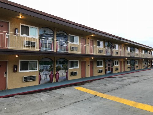Los Angeles Inn & Suites - LAX - image 12