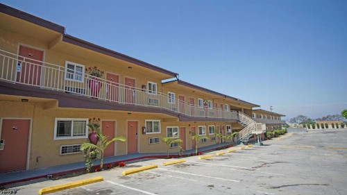 Los Angeles Inn & Suites - LAX - image 19