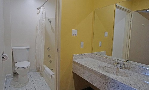 Los Angeles Inn & Suites - LAX - image 2