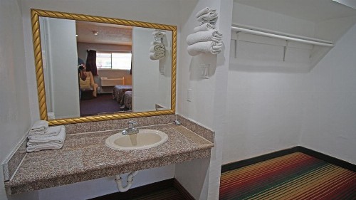 Los Angeles Inn & Suites - LAX - image 32