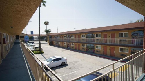 Los Angeles Inn & Suites - LAX - image 37