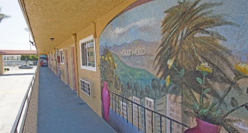 Los Angeles Inn & Suites - LAX - image 4
