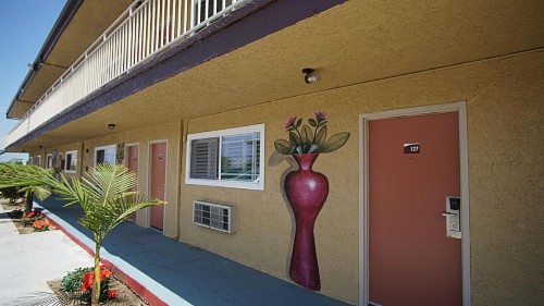 Los Angeles Inn & Suites - LAX - image 8