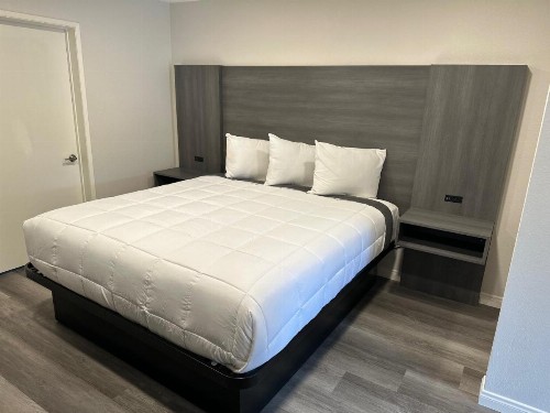 Five Star Inn - image 3