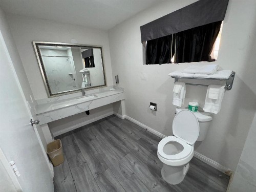 Five Star Inn - image 32