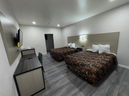 Five Star Inn - image 34