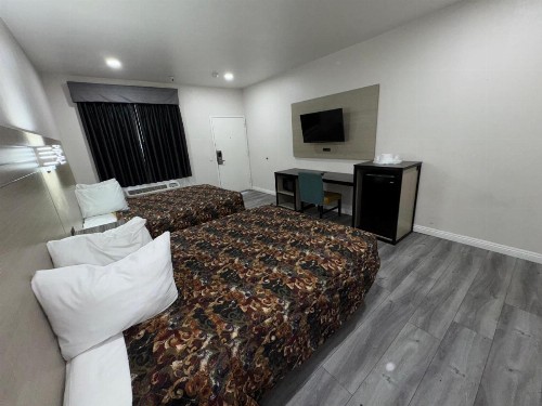 Five Star Inn - image 35