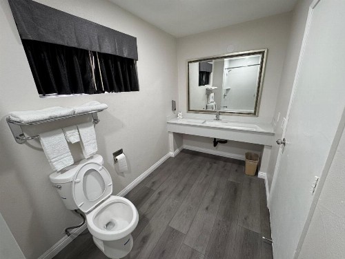 Five Star Inn - image 36