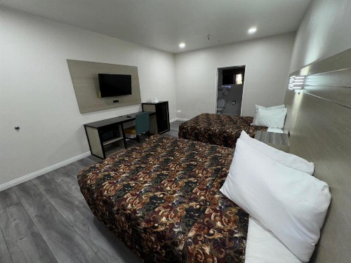 Five Star Inn - image 37