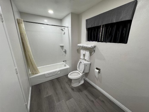 Five Star Inn - image 38