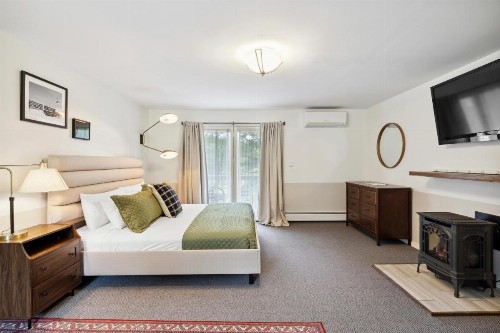 Mount Snow Mountaineer Inn - image 25