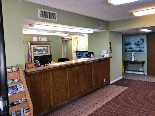 Delta Inn - image 8