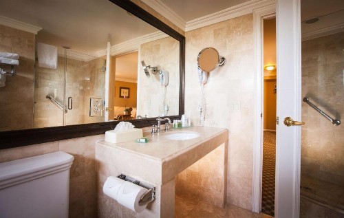 Best Western Plus Sunset Plaza Hotel - image 10