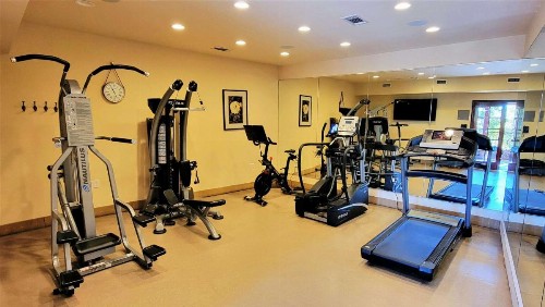Best Western Plus Sunset Plaza Hotel - image 13