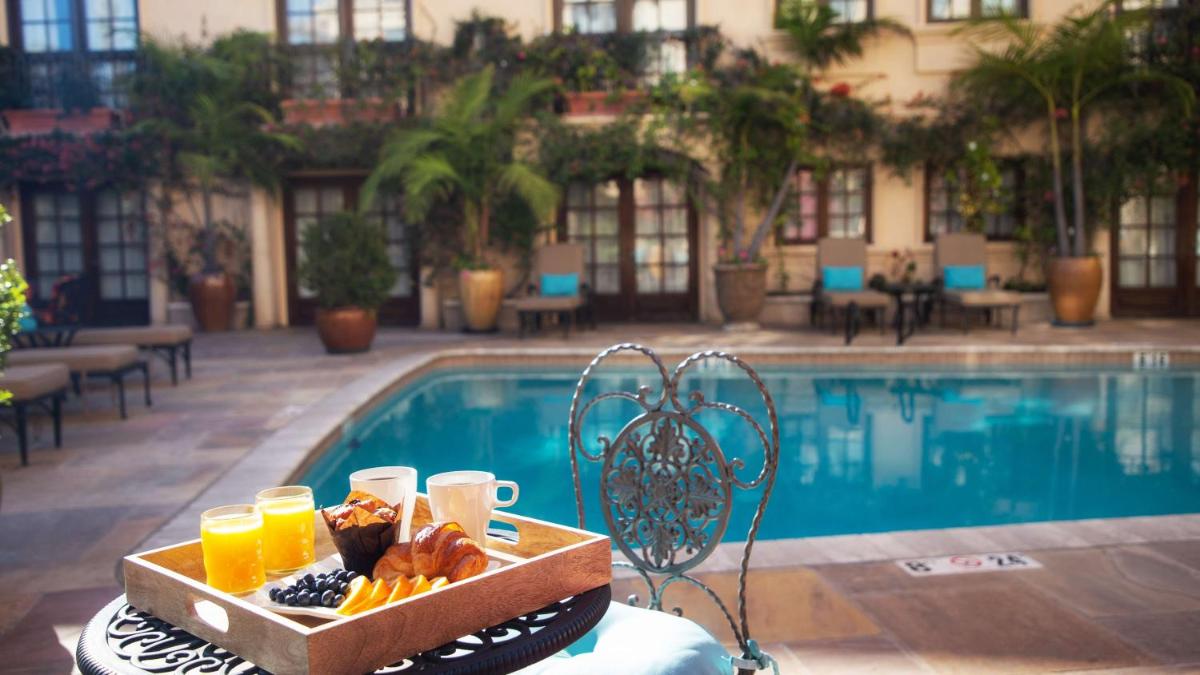 Best Western Plus Sunset Plaza Hotel - image 3
