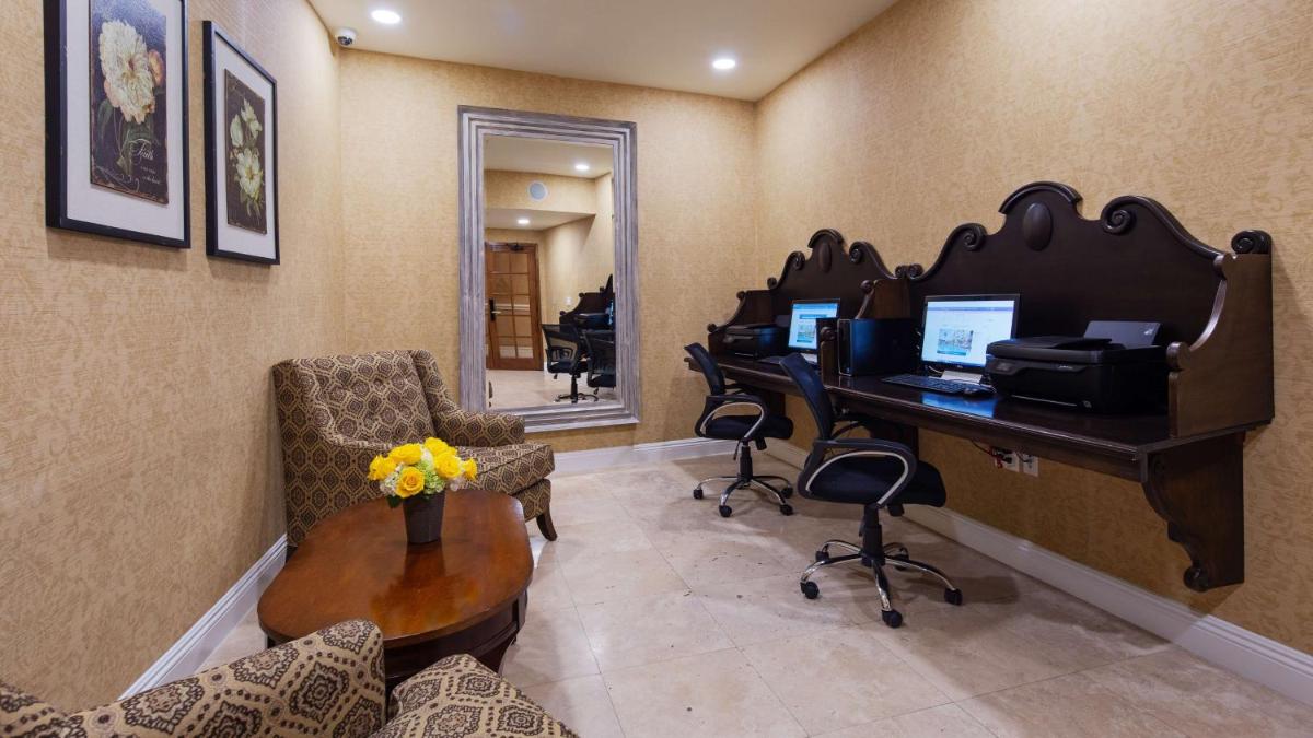 Best Western Plus Sunset Plaza Hotel - image 6