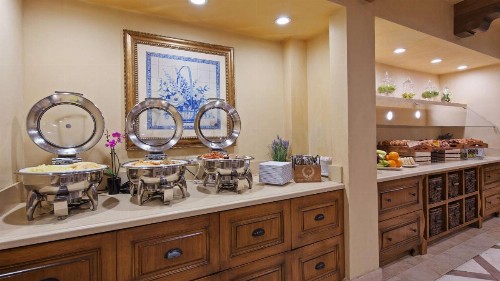 Best Western Plus Sunset Plaza Hotel - image 7