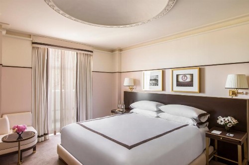 Sunset Tower Hotel - image 10