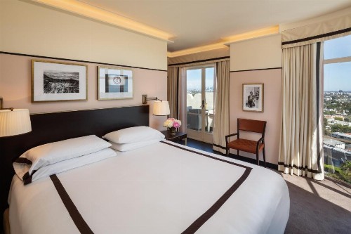 Sunset Tower Hotel - image 11