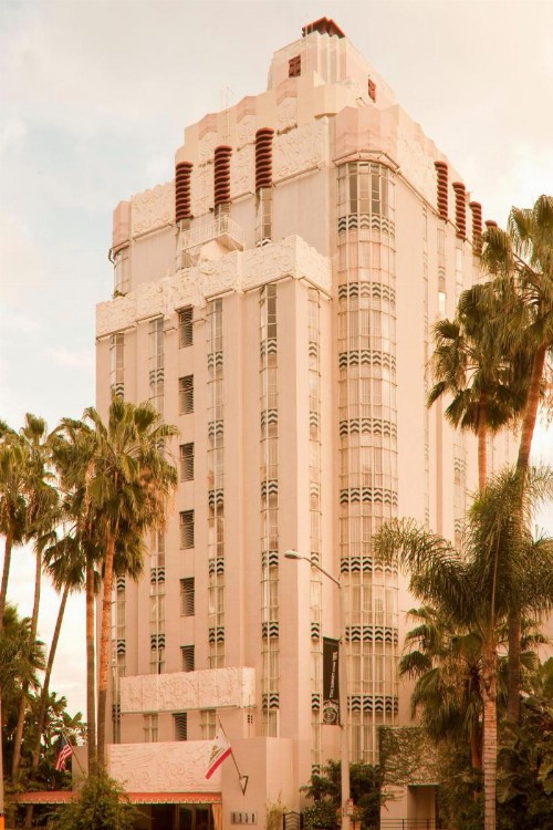 Sunset Tower Hotel - image 16