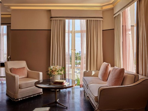 Sunset Tower Hotel - image 20
