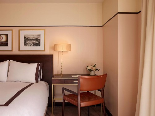 Sunset Tower Hotel - image 22