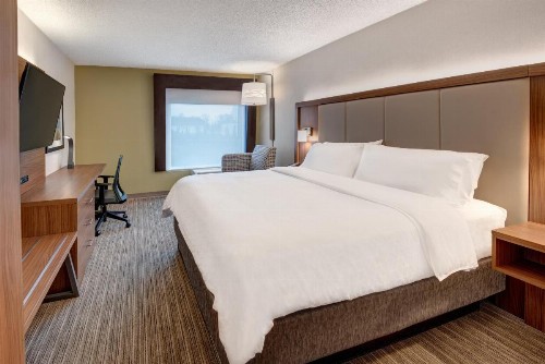 Holiday Inn Express & Suites West Long Branch - Eatontown an IHG Hotel - image 11