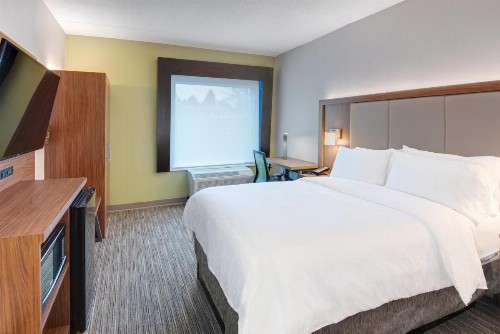 Holiday Inn Express & Suites West Long Branch - Eatontown an IHG Hotel - image 2