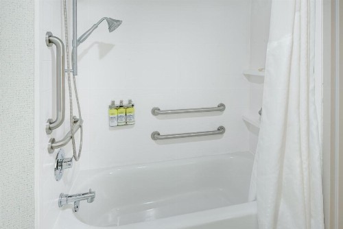 Holiday Inn Express & Suites West Long Branch - Eatontown an IHG Hotel - image 20