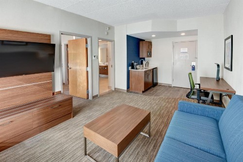 Holiday Inn Express & Suites West Long Branch - Eatontown an IHG Hotel - image 27