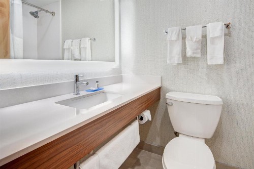 Holiday Inn Express & Suites West Long Branch - Eatontown an IHG Hotel - image 42