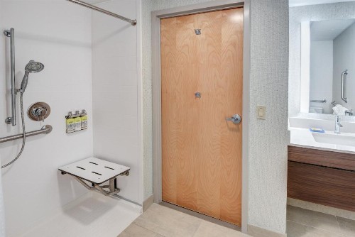 Holiday Inn Express & Suites West Long Branch - Eatontown an IHG Hotel - image 9