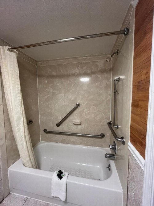 Hallmarc Inn & Suites of West Memphis - image 10