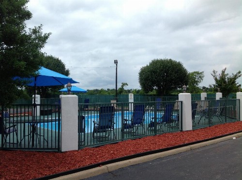 Hallmarc Inn & Suites of West Memphis - image 14