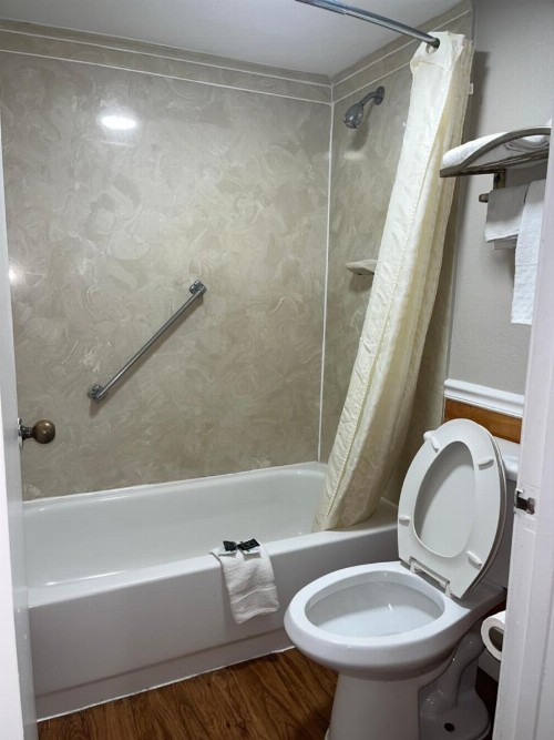 Hallmarc Inn & Suites of West Memphis - image 6