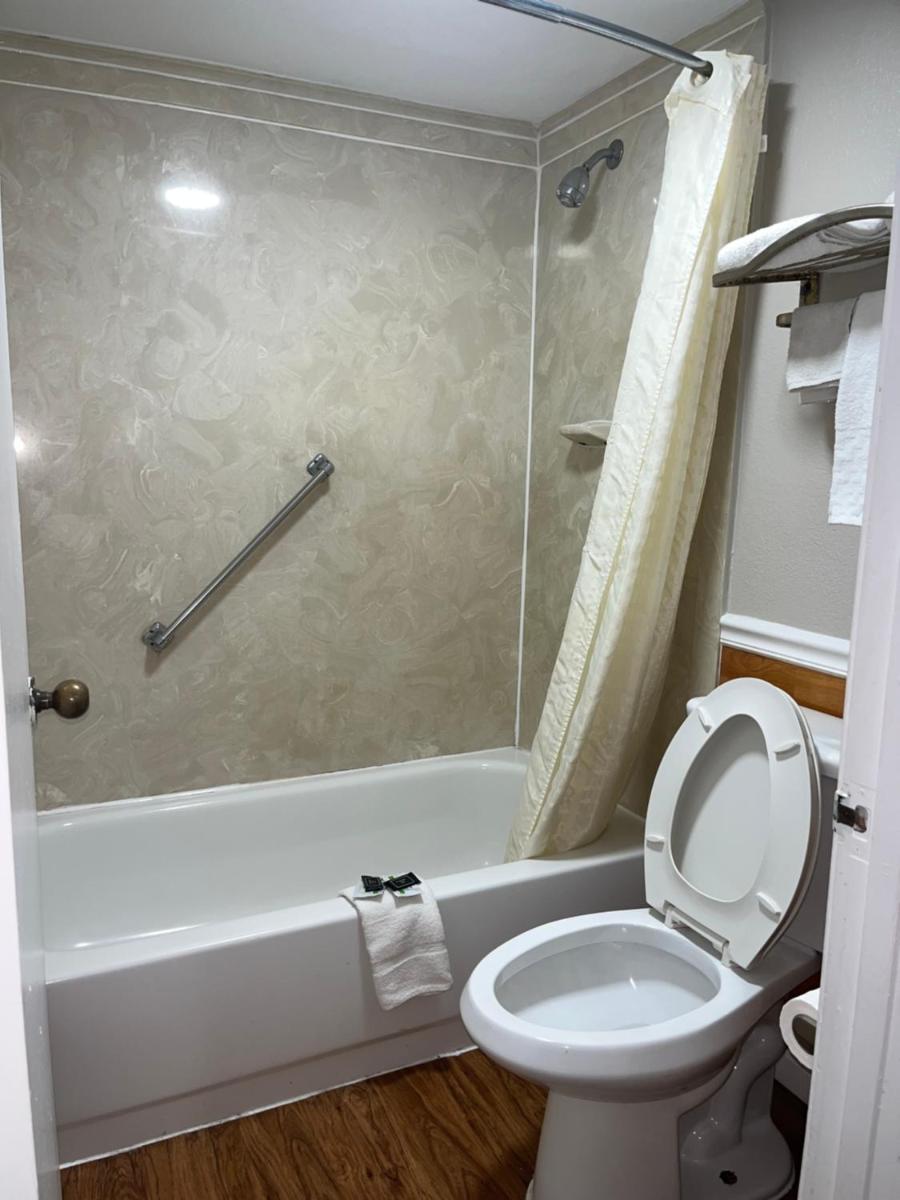 Hallmarc Inn & Suites of West Memphis - image 6