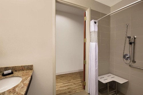 Hampton Inn West Palm Beach Central Airport - image 11