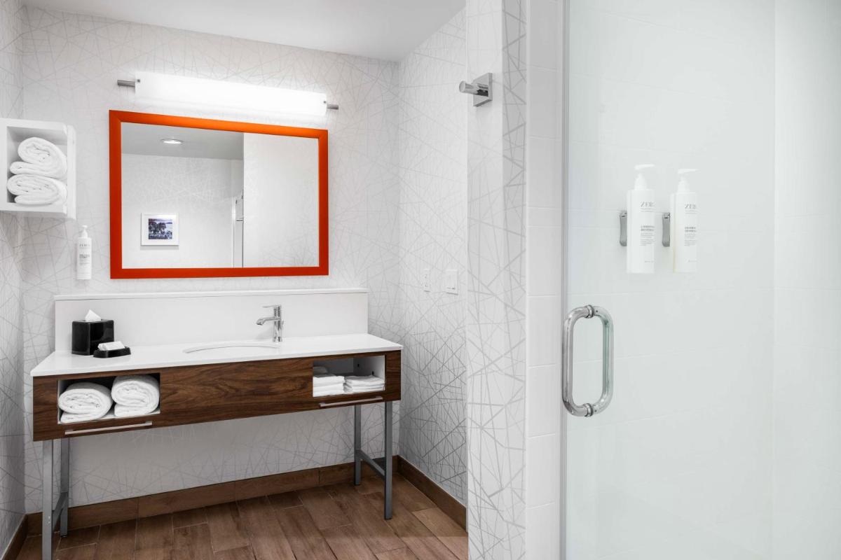 Hampton Inn West Palm Beach Central Airport - image 2