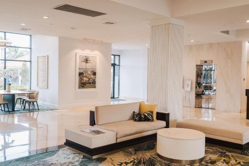 Hilton Palm Beach Airport - image 15