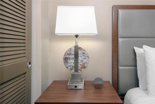 DoubleTree by Hilton West Palm Beach Airport - image 36
