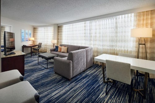 Embassy Suites by Hilton West Palm Beach Central - image 24
